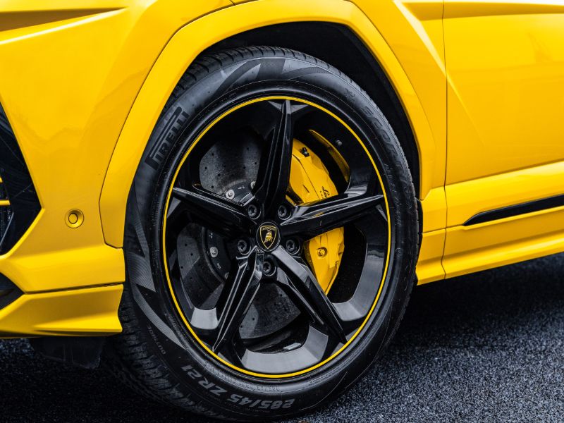 lamborghini-urus-fahrzeugakte-hs5t7z-34-mybusiness-beitrag-800x600-16